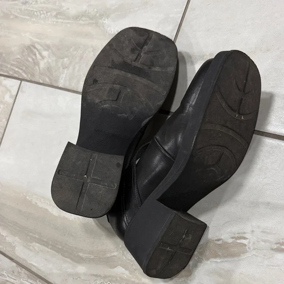 Vagabond Women's Black Leather Mary Jane Heels - Picture 8 of 8